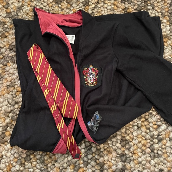 Gryffindor Robe Child Size Large - Picture 5 of 5
